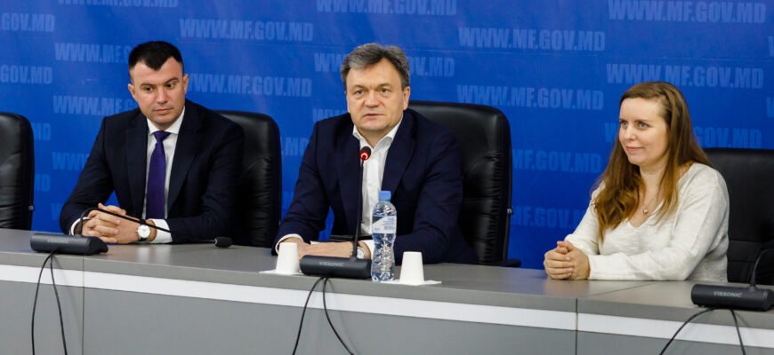 Noul ministru al finanțelor a fost prezentat echipei ministerului. Dorin Recean a fost prezent