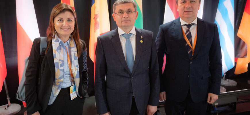 53282682684 d141a525a0 k