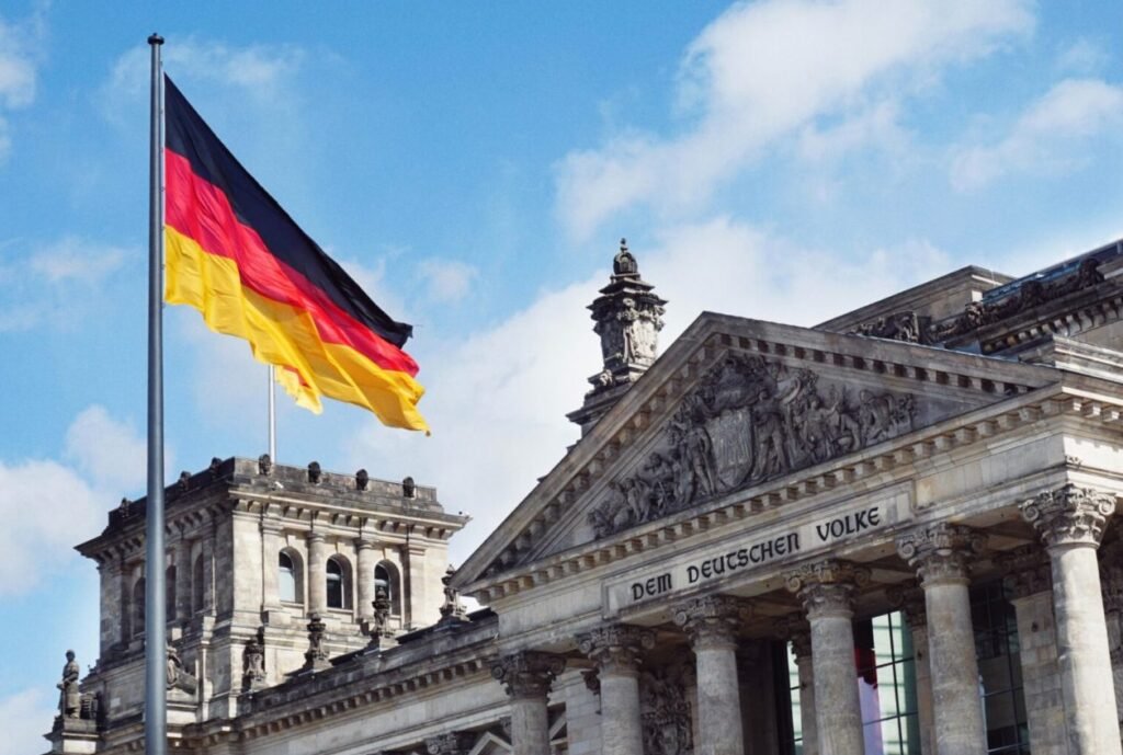Înfrângere grea pentru coaliţia lui Scholz în două alegeri regionale din Germania. Avans al AfD (exit-poll-uri) 1 Înfrângere grea pentru coaliţia lui Scholz în două alegeri regionale din Germania. Avans al AfD (exit-poll-uri)