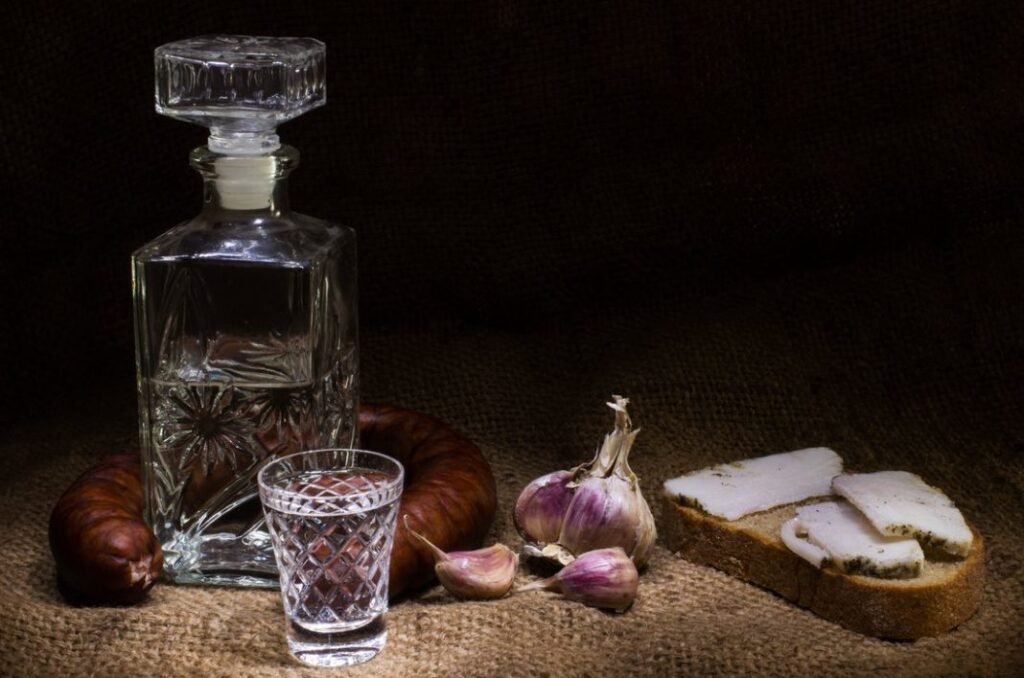 Beneficiile consumului unui pahar de țuică sau pălincă. Remediul incredibil pentru numeroase probleme de sănătate 1 Beneficiile consumului unui pahar de țuică sau pălincă. Remediul incredibil pentru numeroase probleme de sănătate