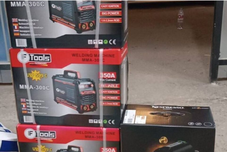 Bunuri introduse fraudulos în țară, depistate de Echipele mobile ale Vămii pe traseul M5