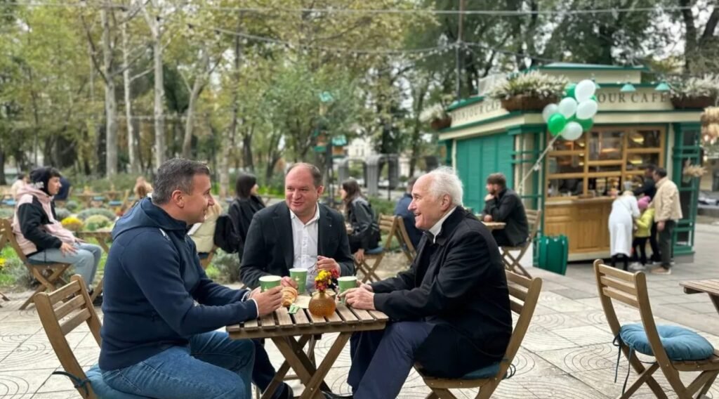 VIDEO// Ion Ceban, spot electoral alături de Eugen Doga și Vasile Advahov: ”Chișinăul e un oraș al generațiilor”