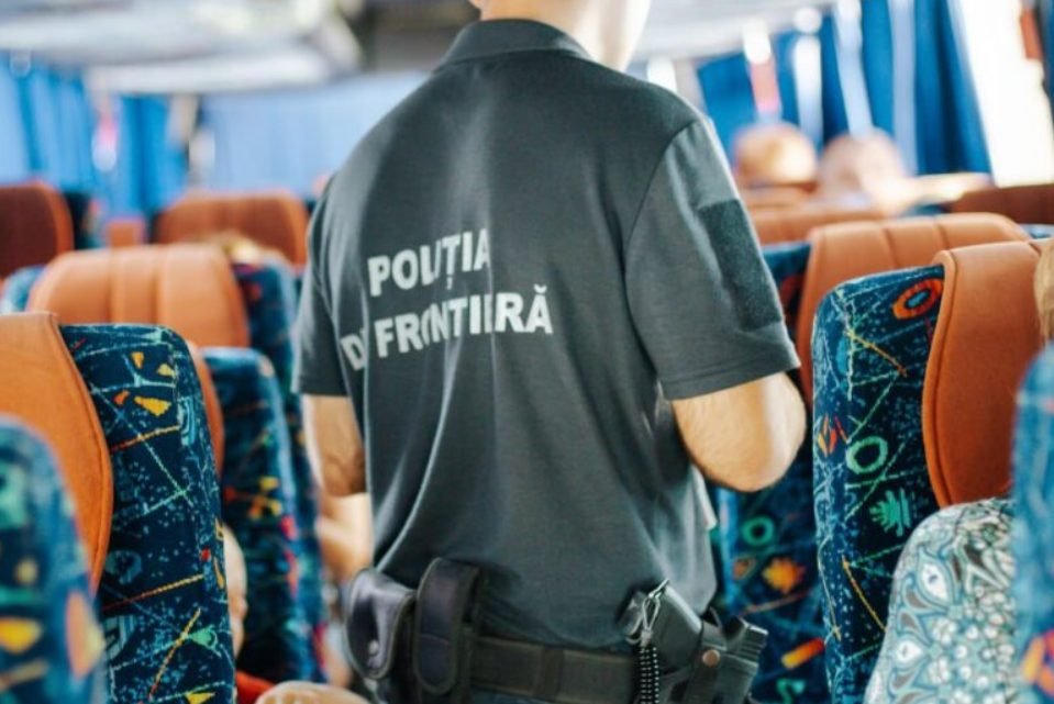 Un șofer de autocar, depistat cu permisul de conducere falsificat