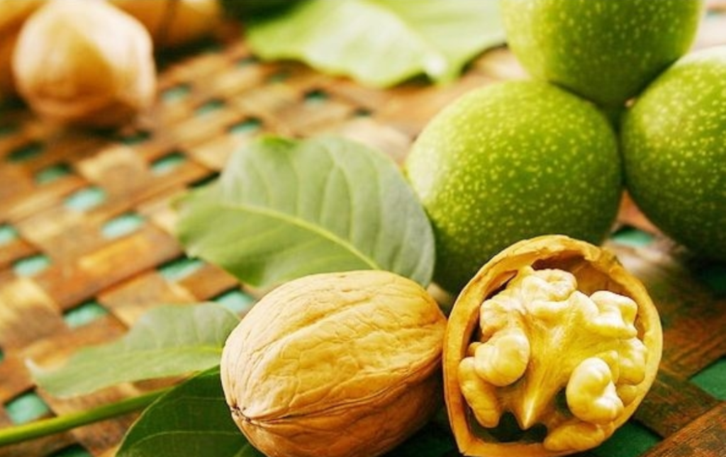 efectele nebanuite ale nucilor verzi