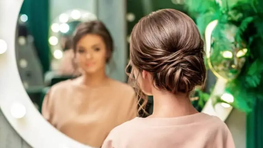 Trucuri ca să îți aranjezi părul ca la salon. Așa va arăta mereu impecabil, vei atrage toate privirile 1 Trucuri ca să îți aranjezi părul ca la salon. Așa va arăta mereu impecabil, vei atrage toate privirile