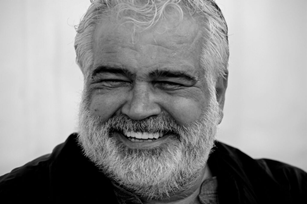 A murit scriitorul sirian Khaled Khalifa, cunoscut pentru romanul „Elogiu urii” 1 khaled khalifa hartwig klappert 1 scaled 1