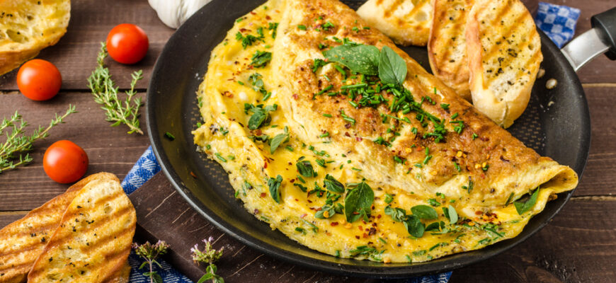 mic dejun consistent ajuta la arderea unui numar mai mare de calorii