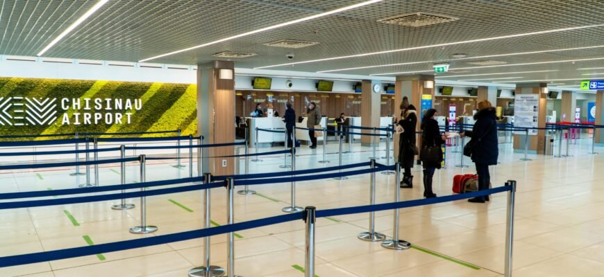 Transporta în bagaj produse de îngrijire într-o cantitate comercială, pe care nu a declarat-o vameșilor