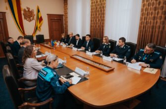 Ofițerii FRONTEX participă la procesul de autorizare a trecerii frontierei Republicii Moldova