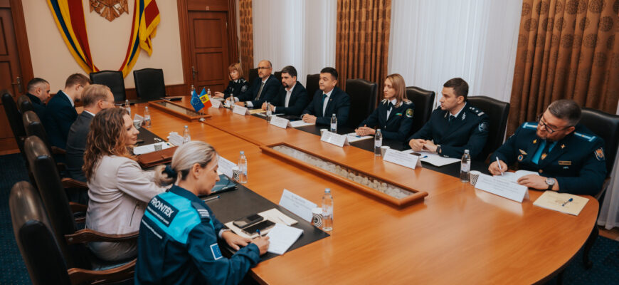 ofiterii frontex participa la procesul de autorizare a trecerii