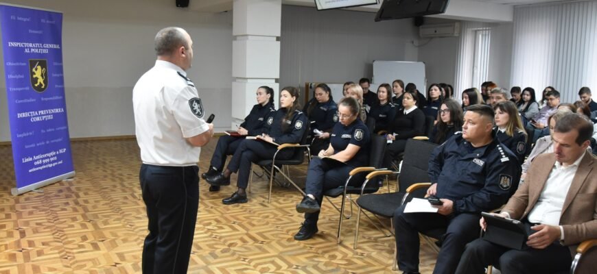 Polițiștii Direcției Prevenirea Corupției a IGP au desfășurat o sesiune de informare pentru angajații IGP