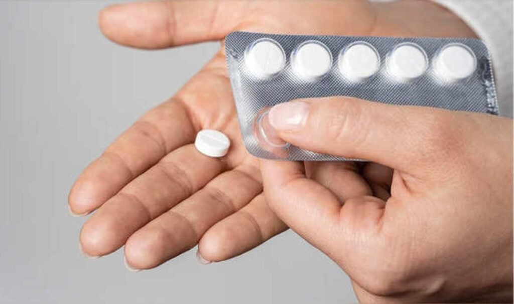 Paracetamolul, primul loc la cauze de toxicitate gravă asupra ficatului. Dr. Mihai Craiu: "Mergeţi imediat la spital"