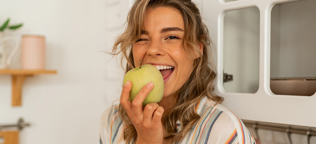 Sănătatea mintală și consumul de alimente – cum și de ce ne afectează starea de spirit ceea ce mâncăm 1 sanatatea mintala si consumul de alimente