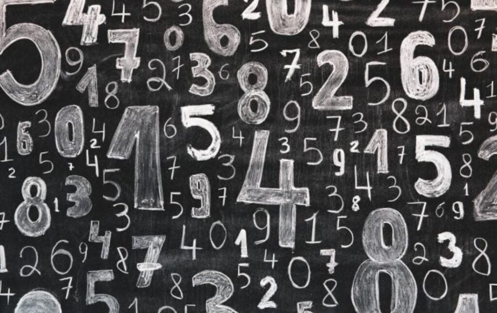 Vezi des pe ceas sau pe telefon ore ca 12:12, 4:44, 3:33? Iată ce poate să însemne 1 Vezi des pe ceas sau pe telefon ore ca 12:12, 4:44, 3:33? Iată ce poate să însemne