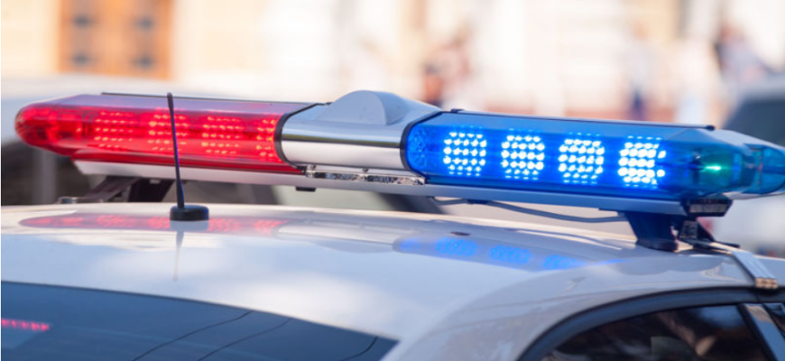 taximetrist retinut in curtea unei scoli