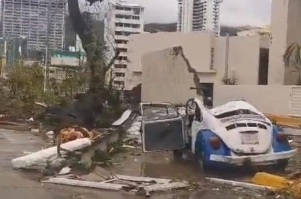 VIDEO// Uraganul Otis a transformat Acapulco într-un oraș post apocaliptic 1 VIDEO// Uraganul Otis a transformat Acapulco într-un oraș post apocaliptic