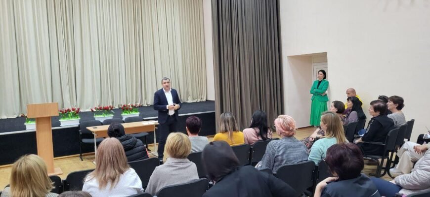 FOTO// Lilian Carp: „Ar fi fost util și benefic pentru oraș să creăm Salonul Municipal de Artă Contemporană, dar și Muzeul Chișinăului în Casa Hertza”