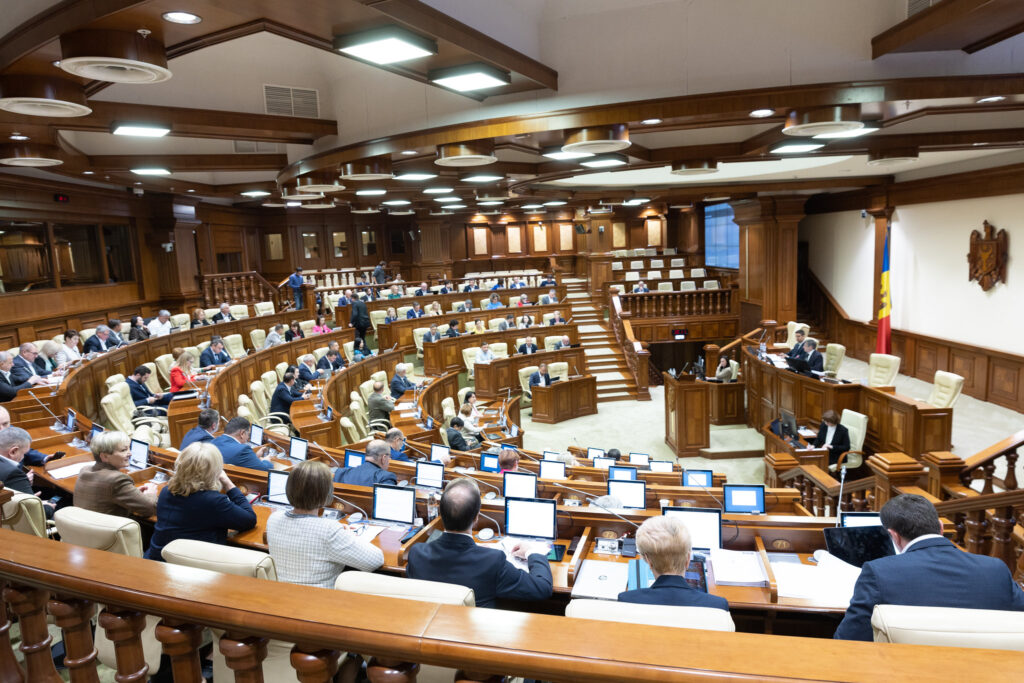 Modificarea cadrului normativ conex evaluării performanțelor judecătorilor, votată în prima lectură de Parlament 1 53320308429 e70d02165b k