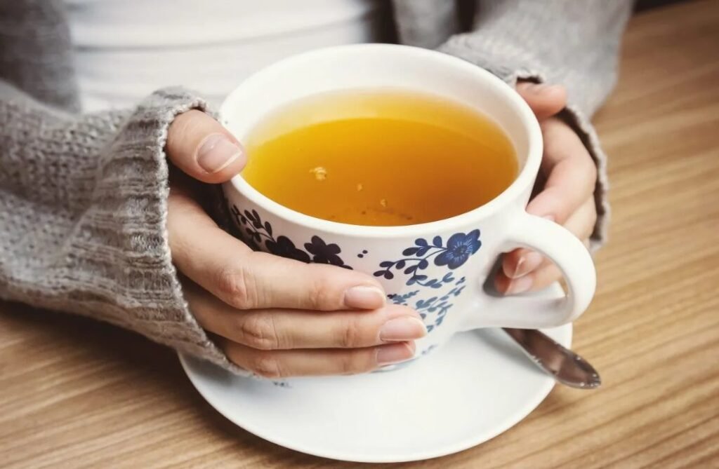 Care este temperatura corectă la care să beți ceaiul în sezonul rece. Dorobăț: ”Asigură o motilitate la nivelul bronhiilor”