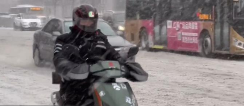 china este lovita de viscol