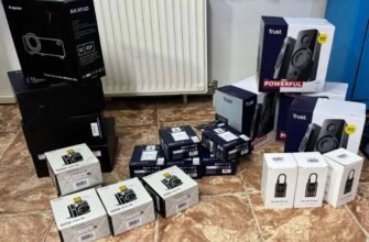 Proiectoare video, boxe audio, aparate foto și tastiere, depistate în bagajele neînsoțite  fără a fi declarate la vamă