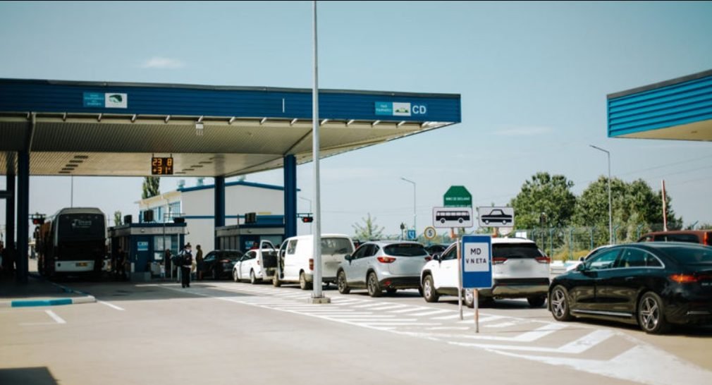 Fluxul de persoane a constituit 48 157 traversări ale frontierei, un număr mai mare fiind consemnat pe sensul de ieșire din Republica Moldova