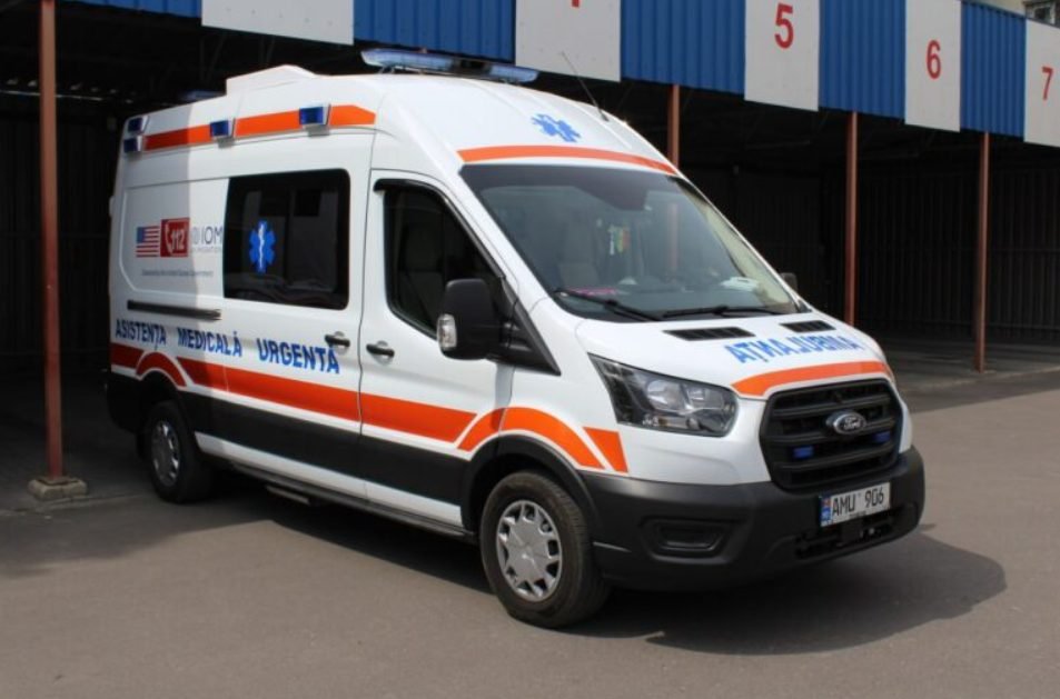 Șoferul teribilist care a pus aseară în pericol participanții în trafic, identificat de Poliție și amendat 3 Șoferul teribilist care a pus aseară în pericol participanții în trafic, identificat de Poliție și amendat