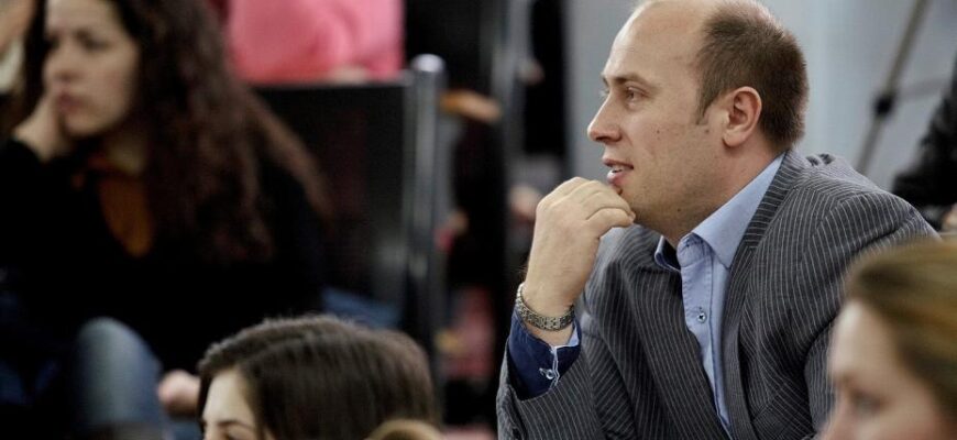 jurnalistul oleg cristal