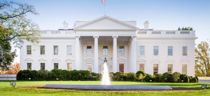 lipsa de popularitate a lui biden si trump