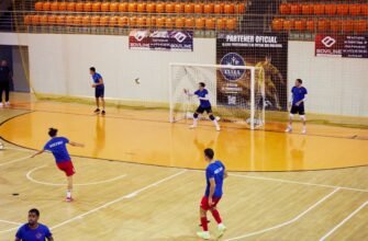 Cele mai bune 6 echipe din Moldova, susținute de A.S.I.C.S., luptă pentru trofeul Superligii de futsal