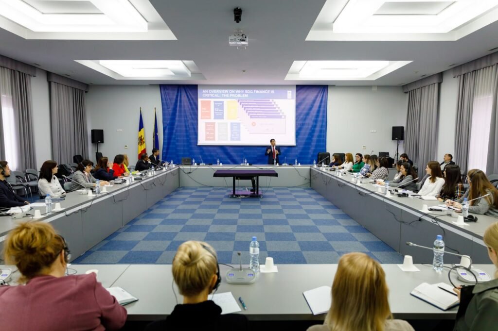 Ministerul Finanțelor a fost gazda sesiunii de instruire oferit de către experții Programului Națiunilor Unite pentru Dezvoltare 1 Ministerul Finanțelor a fost gazda sesiunii de instruire oferit de către experții Programului Națiunilor Unite pentru Dezvoltare