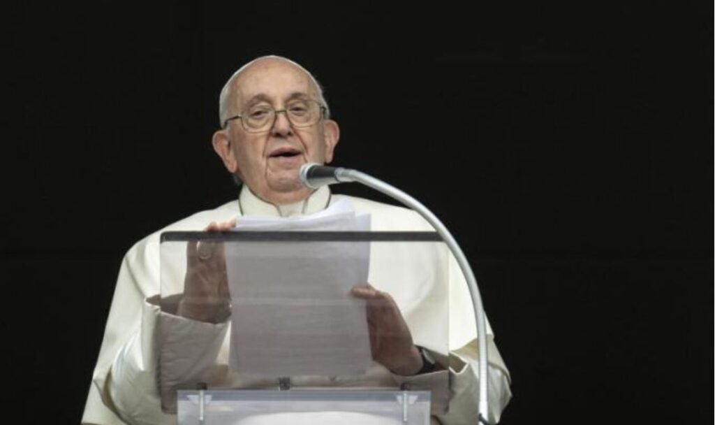 Papa Francisc îndeamnă credincioșii să se roage pentru pace 1 Papa Francisc îndeamnă credincioșii să se roage pentru pace