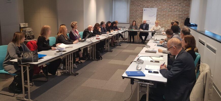 reprezentantii serviciului vamal