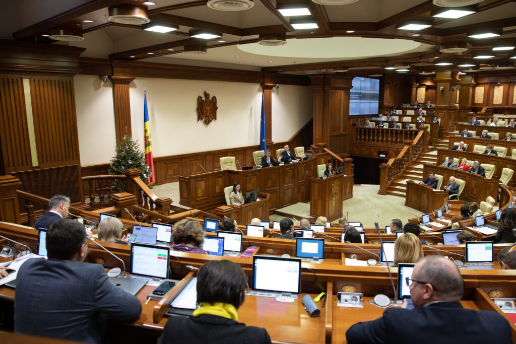 angajati din sectorul bugetar vor beneficia de salarii echivalate