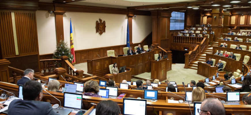 angajati din sectorul bugetar vor beneficia de salarii echivalate