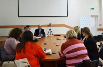 Dialog dintre CNAM și băncile comerciale privind emiterea cardurilor bancare pentru pacienții cu tuberculoză