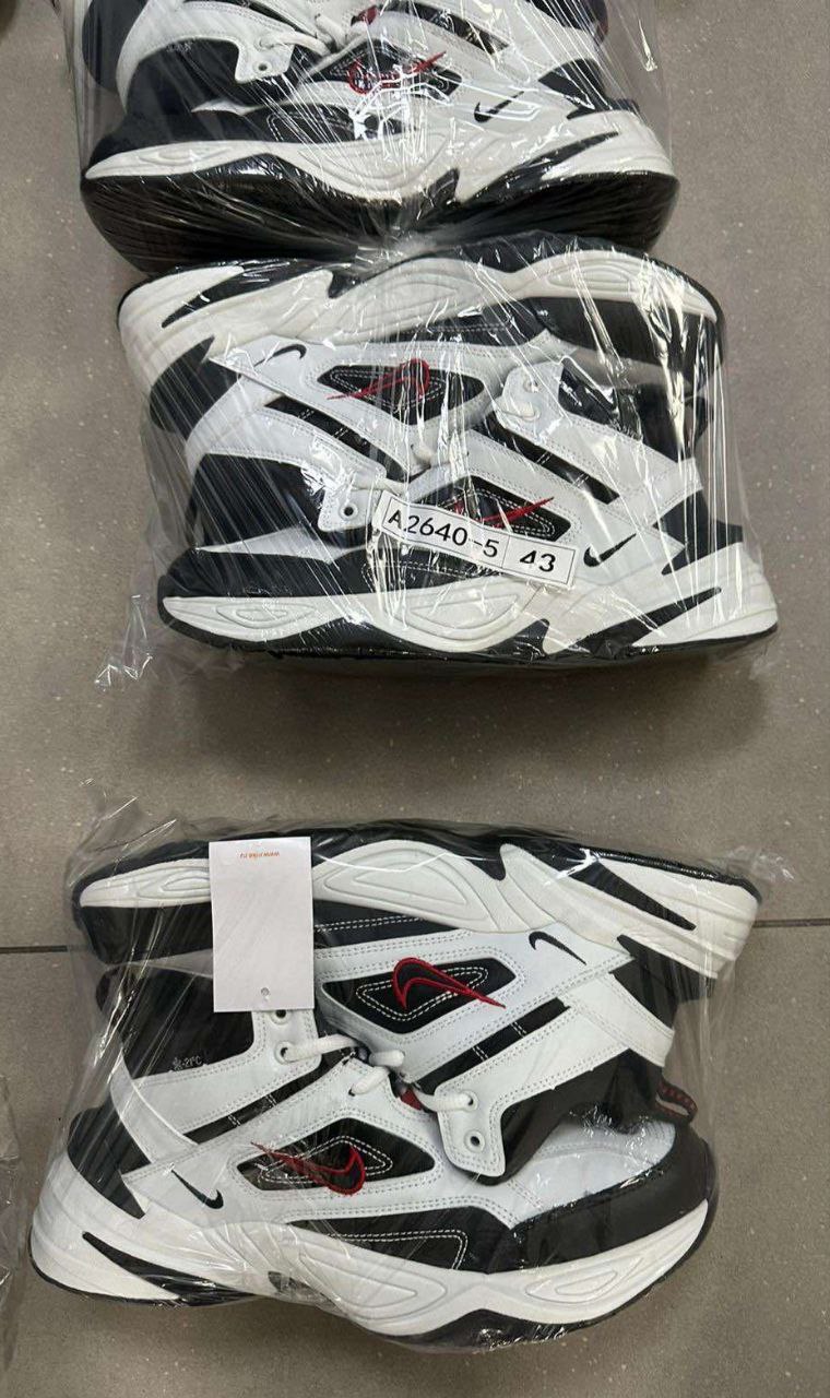 Articole vestimentare și încălțăminte, introduse fraudulos, depistate în a doua linie de control vamal