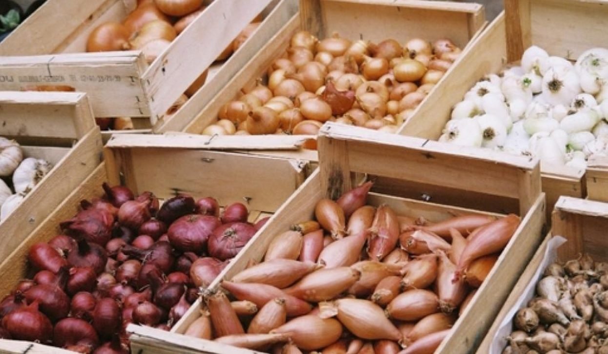India își mărește lista produselor alimentare vizate de restricții la export. După grâu, orez și zahăr, a venit și rândul cepei