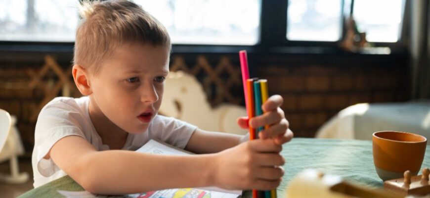 ochii copiilor ar putea dezvalui posibile simptome de autism