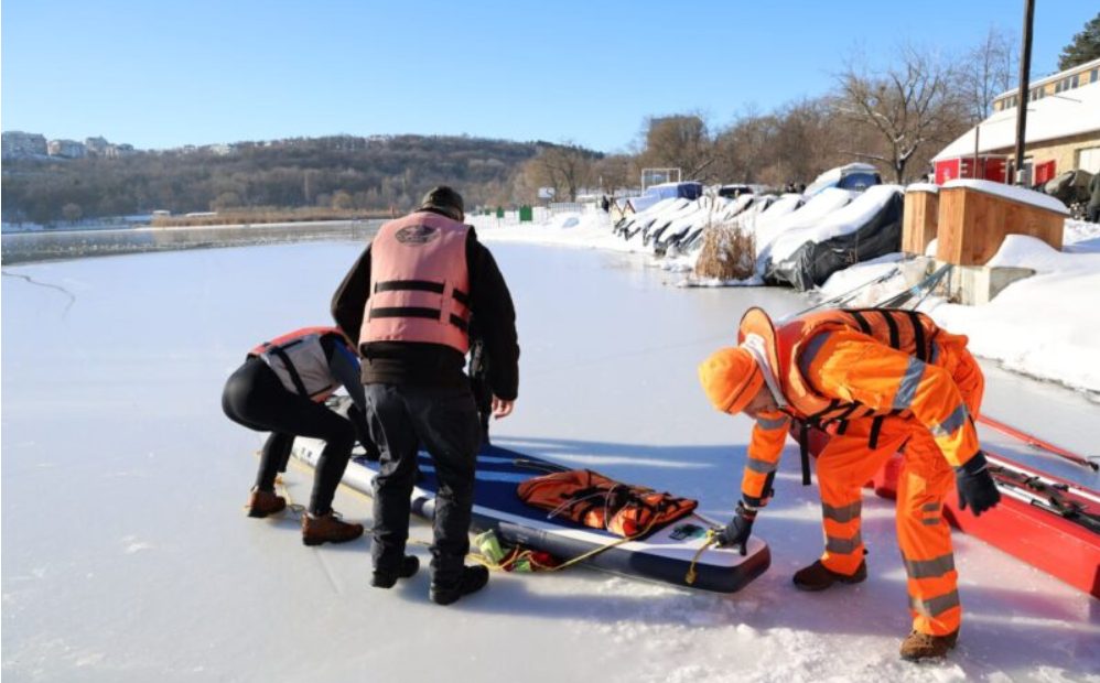 activitati de prevenire a cazurilor de prabusire sub gheata
