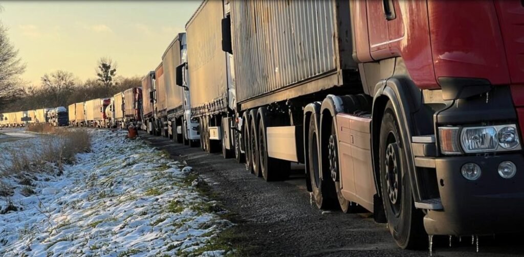 Zeci de camioane internaționale, blocate la granița Bulgariei cu România 1 Zeci de camioane internaționale, blocate la granița Bulgariei cu România