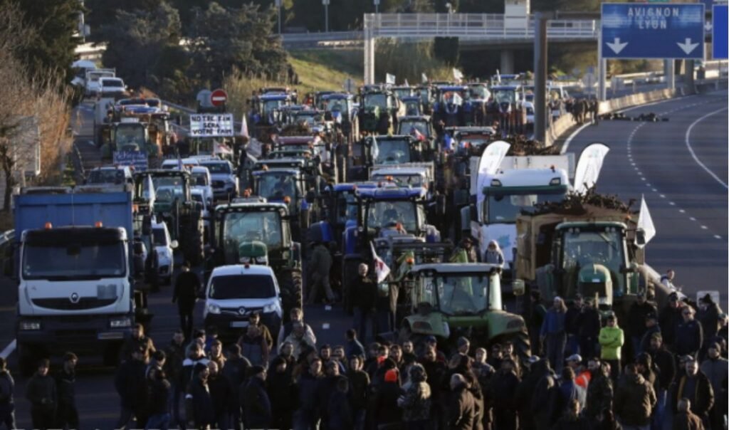 Cum vor fi protejați fermierii francezi, în urma protestelor - Comercianții care nu plătesc un preț corect vor fi amendați cu până la 2% din venituri
