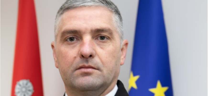 nou comandant general