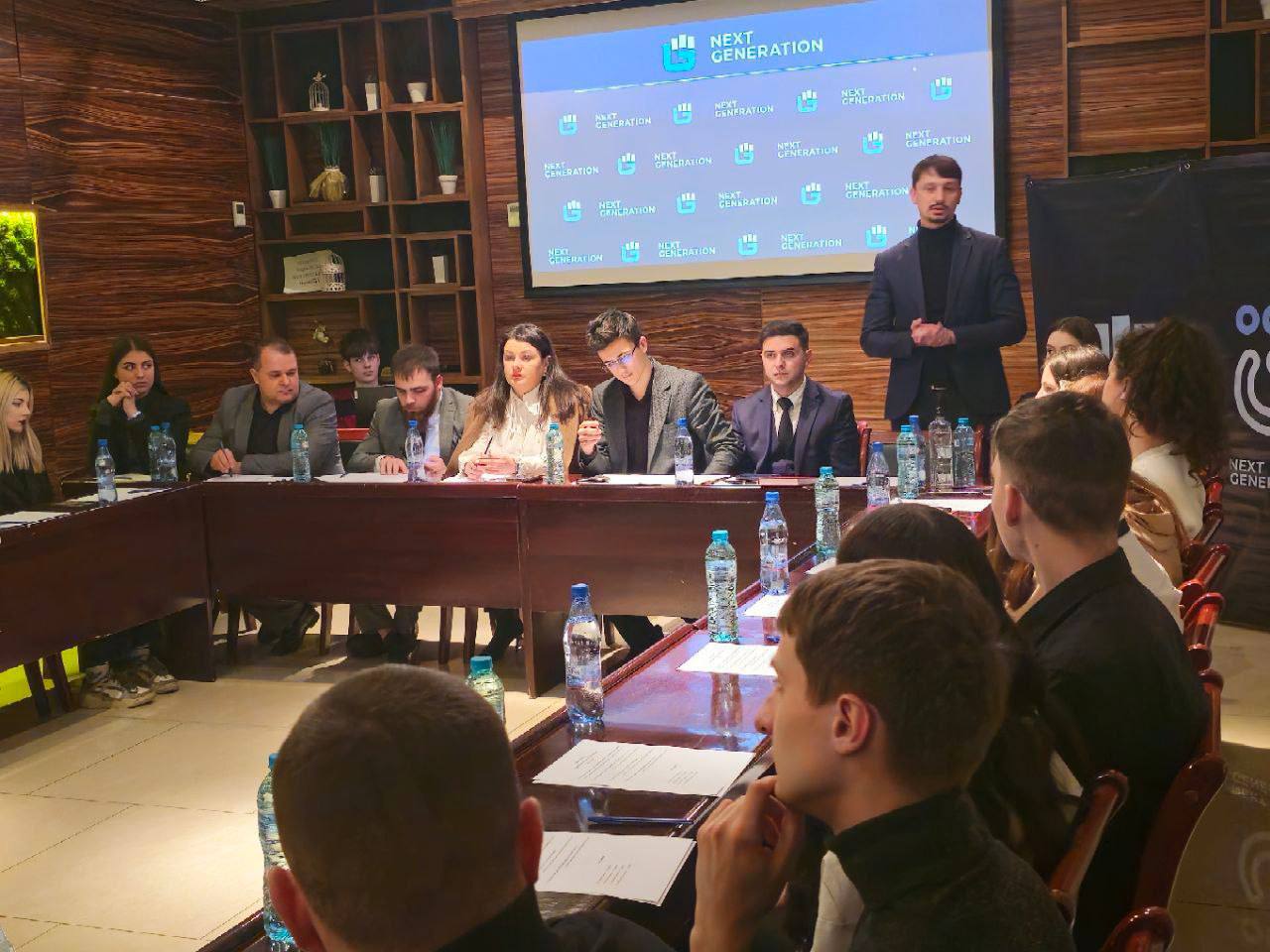 FOTO// În orașul Bălți a avut loc Consiliul Național al organizației de tineret a partidului "Renaștere"
