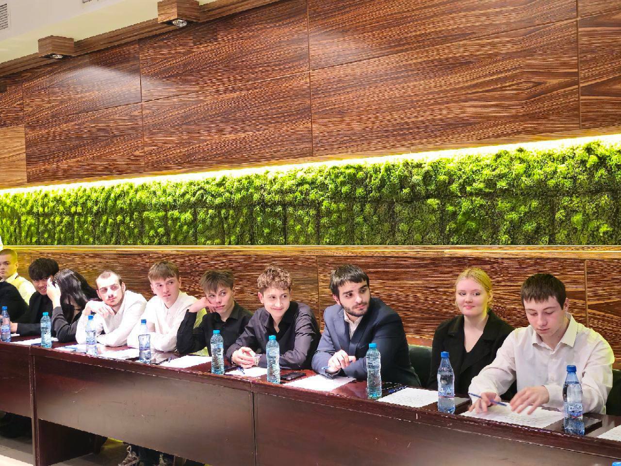FOTO// În orașul Bălți a avut loc Consiliul Național al organizației de tineret a partidului "Renaștere"