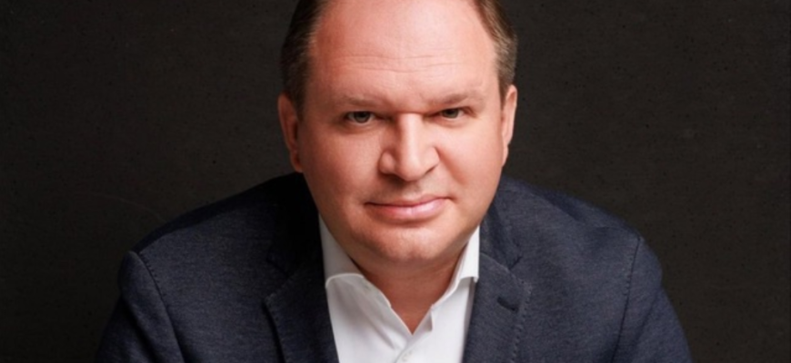 primarul capitalei tuna si fulgera