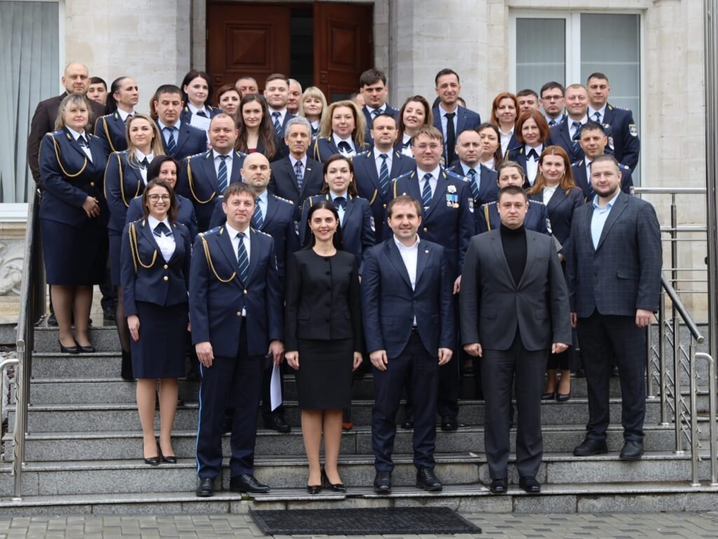Succesele remarcabile în activitatea de serviciu, apreciate cu medalii, diplome și avansări în grad