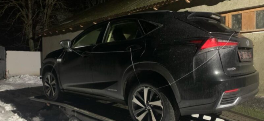 un autoturism cautat de autoritatile italiene