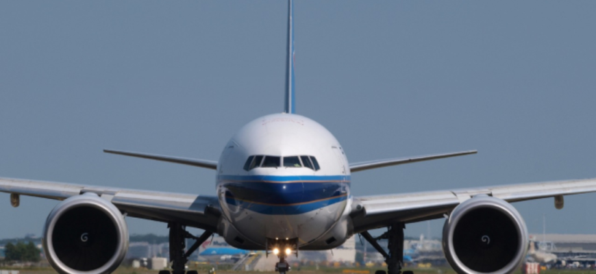un pasager a cazut de la bord