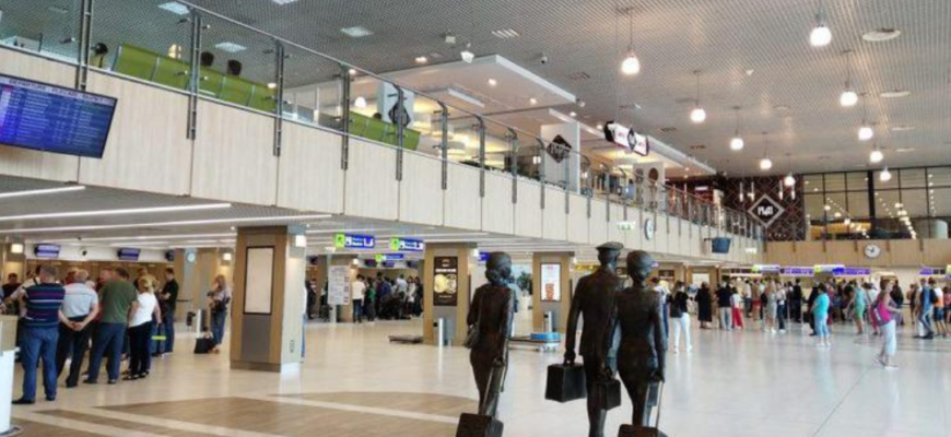 valiza ticsita cu tigari 1